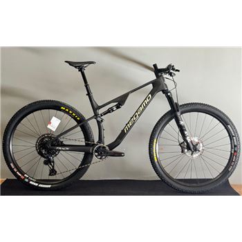 BICICLETA MEGAMO TRACK AXS 03