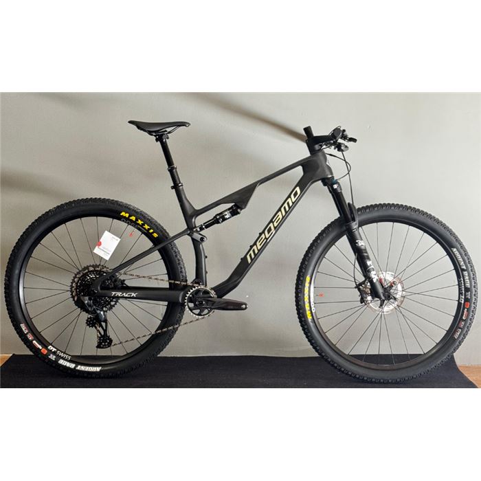 BICICLETA MEGAMO TRACK AXS 03